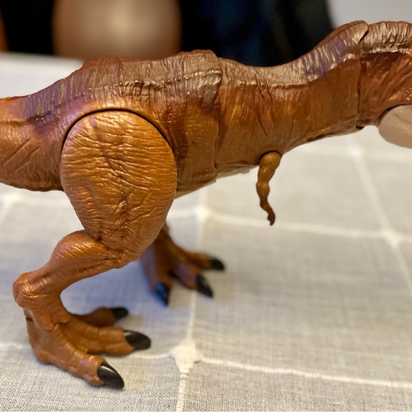 Jurassic World Legacy Collection T-Rex 18” tall Electronic Fully Working - Picture 7 of 9